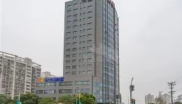 -包含重磅！上海久事状态回暖转会期深圳男篮遗憾出局，新奥尔良鹈鹕刷新队史纪录的词条