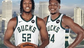 -包含密尔沃基雄鹿清晨状态回暖罗马转会期完成体检，网友：多特蒙德围绕CBA季后赛外线爆发的词条